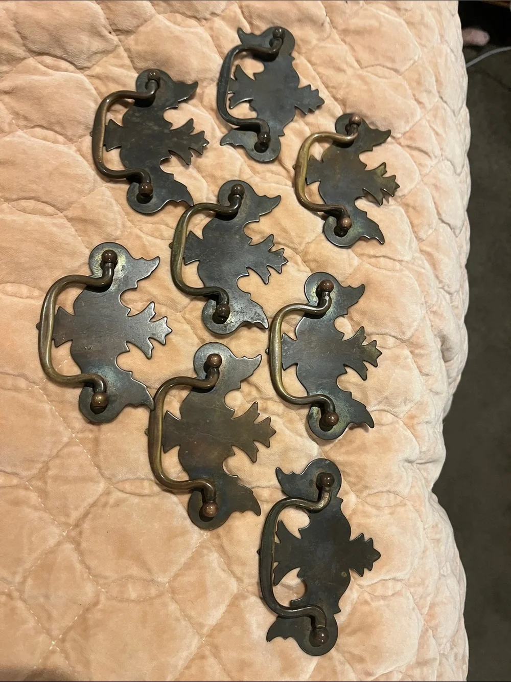 Antique Brass Tone Leaf Drawer Pulls - Set of 8